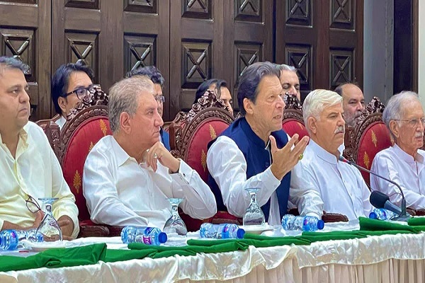  ‘Cabinet of criminals’ decided to stop PTI march: Imran