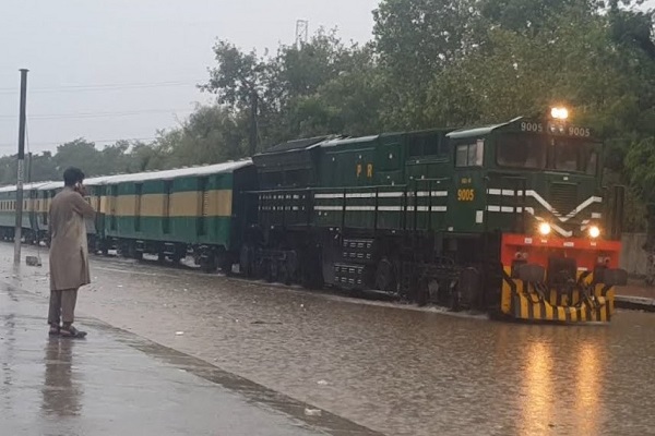  Flooding: Train services from Lahore to Karachi, Quetta suspended