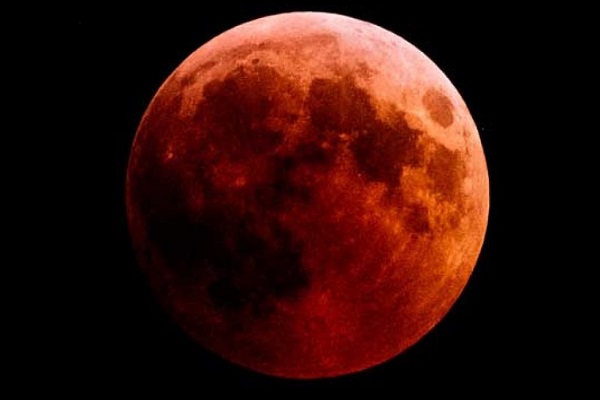  When first lunar eclipse of the year will be observed in Pakistan?