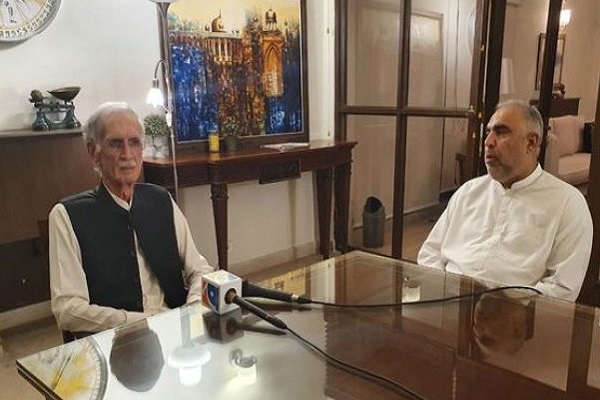  Video: PTI leader Pervez Khattak resigns from party position