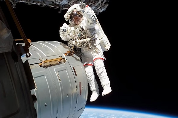  Space travel has a negative effect on the human brain