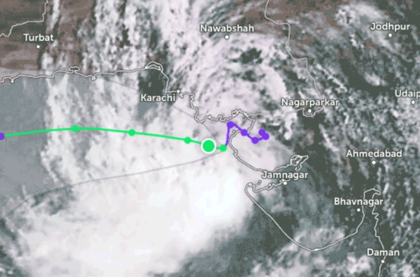  Storm Alert: Pakistan’s Coastal Areas Brace for Heavy Rains