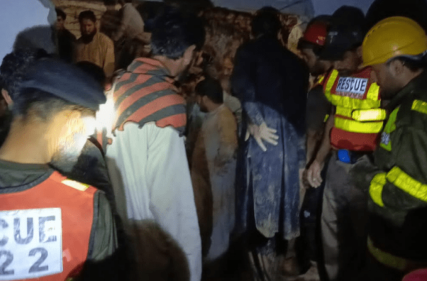  Tragedy Strikes: 12 Family Members Killed in Roof Collapse