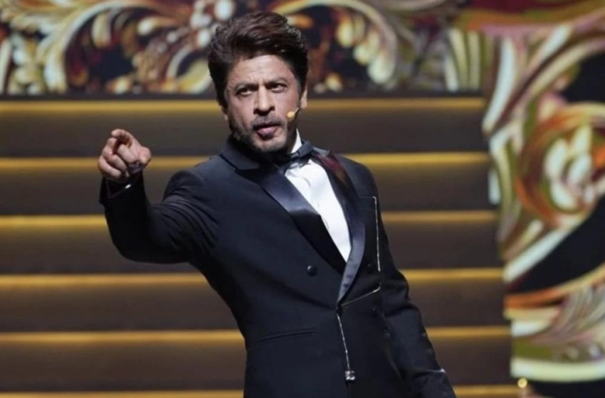  Shah Rukh Khan Makes Triumphant Return, Wins Best Actor at IIFA Awards